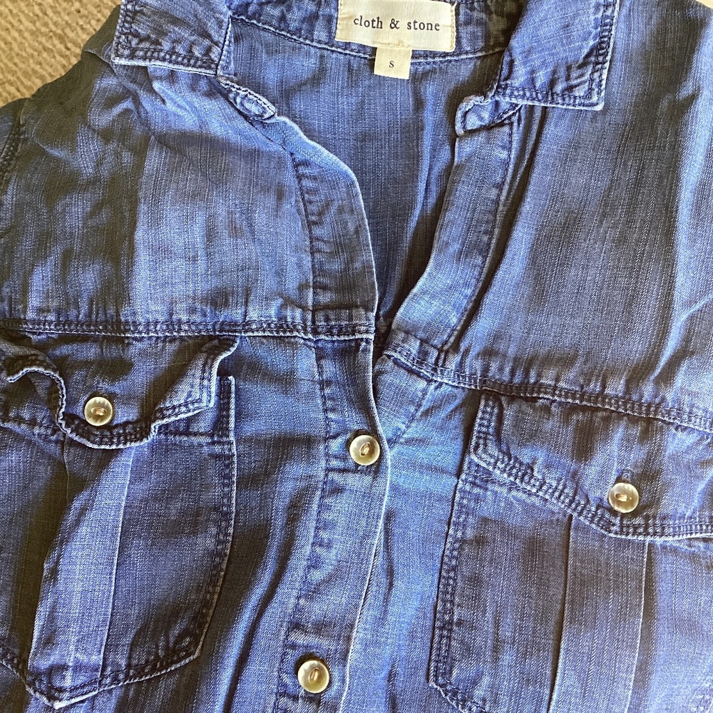 Anthropologie Cloth and Stone Tencel Denim Shirt *EUC* Small